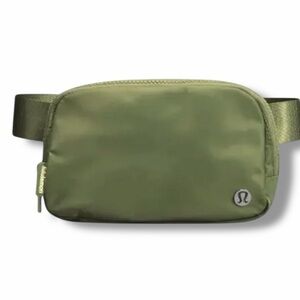 Lululemon Everywhere 1L Crossbody Belt Bag - Military Green - NWT